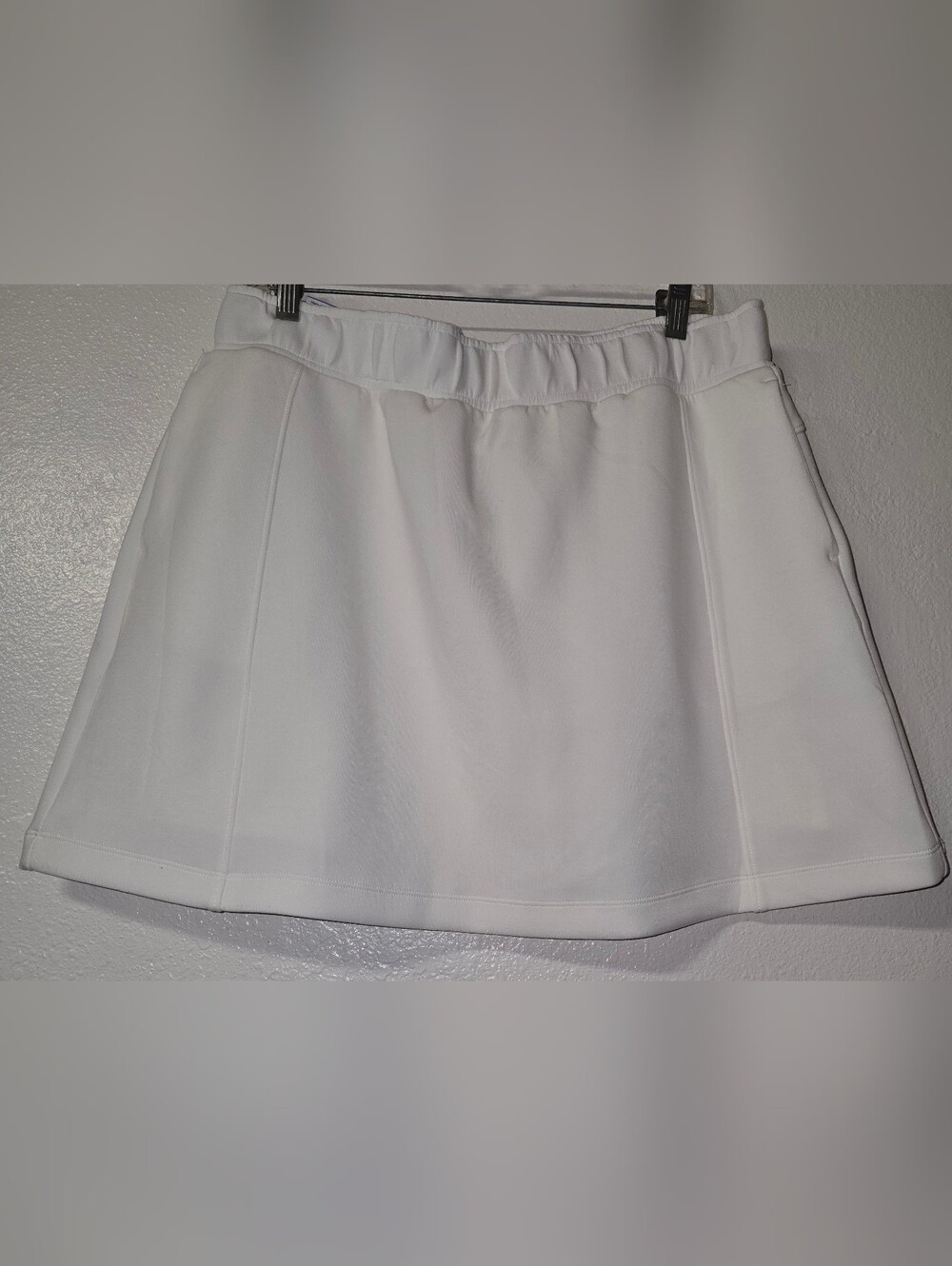 Mondetta White Mini Skirt.